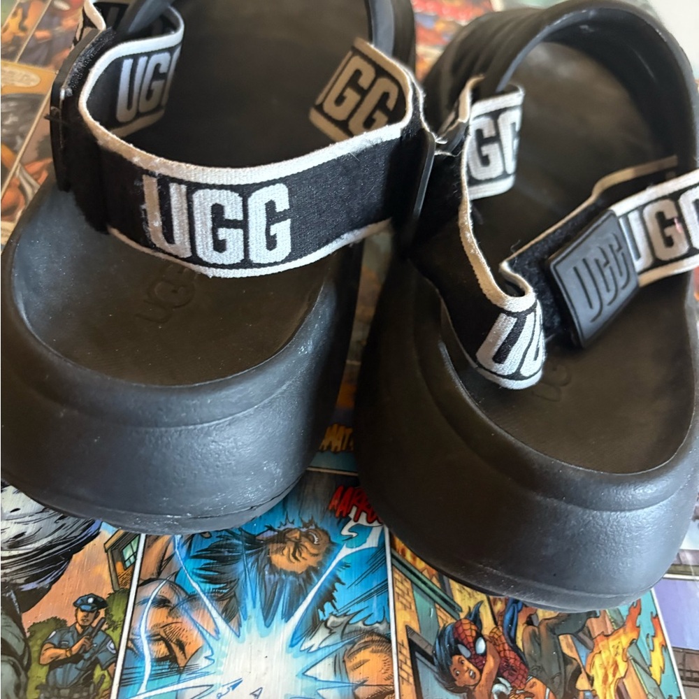 UGG Kids Black Strap Sandals
